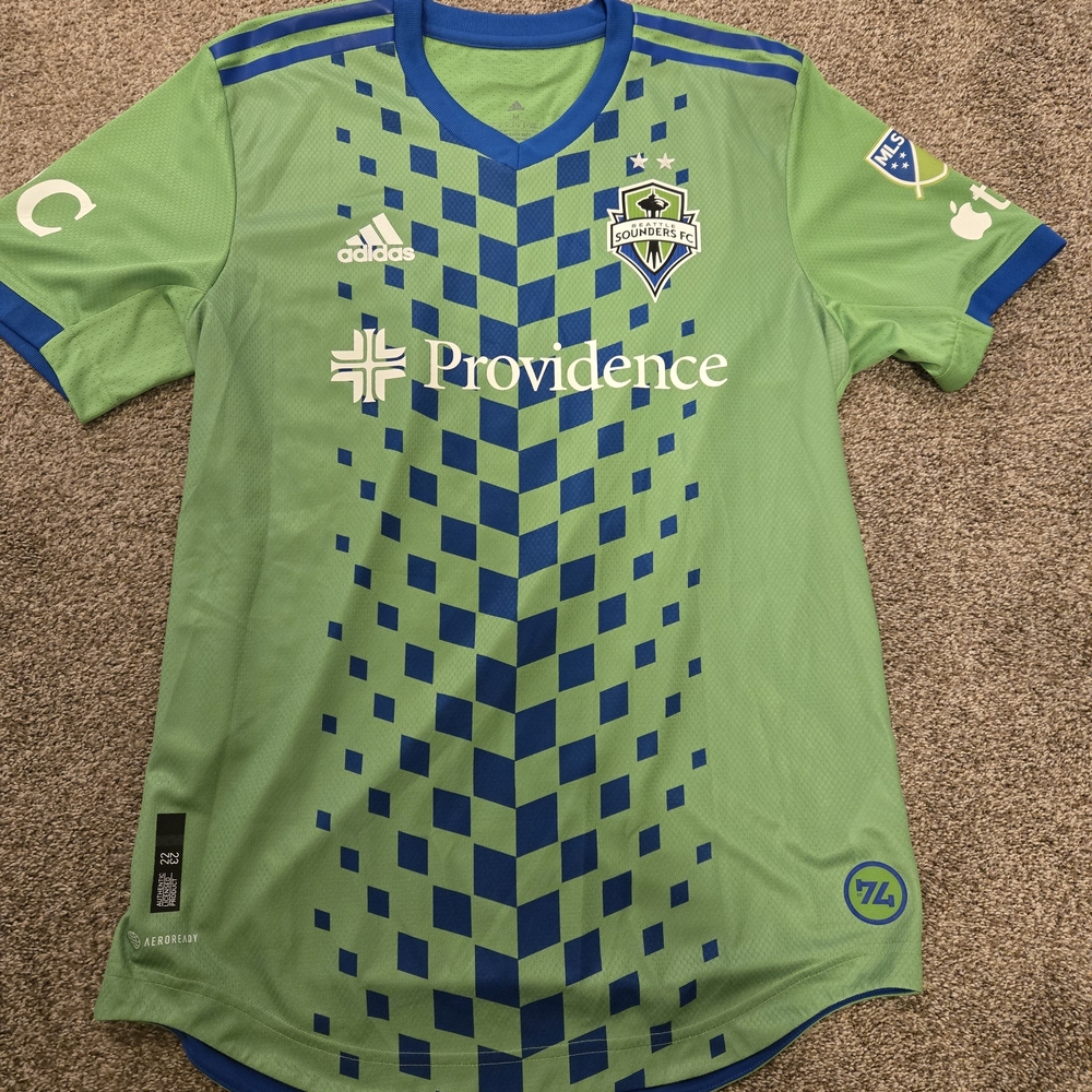Seattle Sounders Game Worn and Signed Raul Ruidiaz Soccer Jersey - Picture 2 of 9